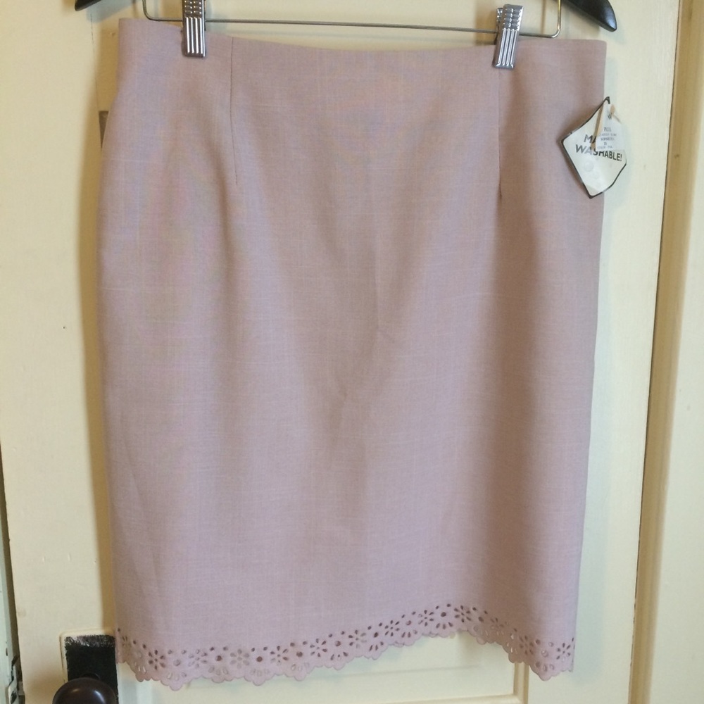 🎉3 for $15 NWT Fashion Bug 14/16 skirt